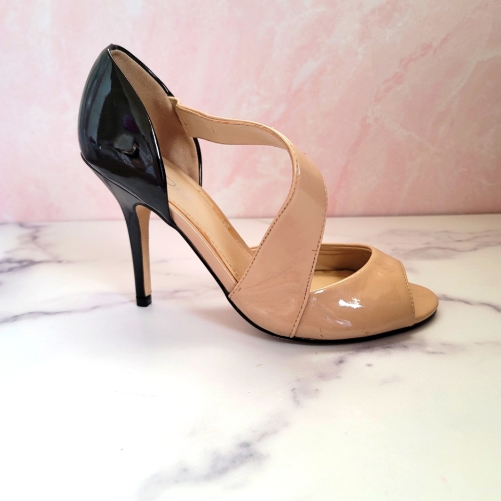 Aldo size 6 patent glossy peep toe swerve curve